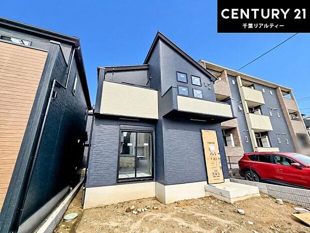 周辺環境や、お客様のご希望に合った物件も一緒にご案内を致します。住宅ローンアドバイザーによるご相談も承ります。当社はお問い合わせに即対応します!お待たせしません!