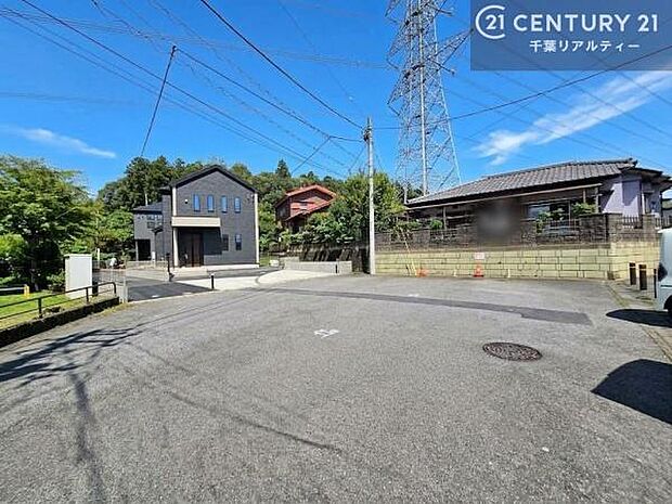 周辺環境や、お客様のご希望に合った物件も一緒にご案内を致します。住宅ローンアドバイザーによるご相談も承ります。当社はお問い合わせに即対応します!お待たせしません!