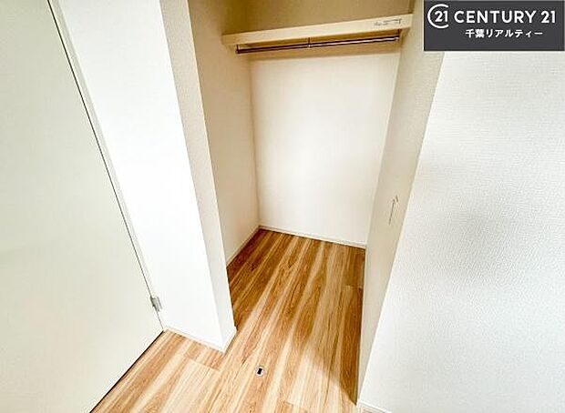 収納が充実しているからこそ、お部屋はいつも広々。掃除や片付けもラクになり、居心地の良い暮らしが続きます。