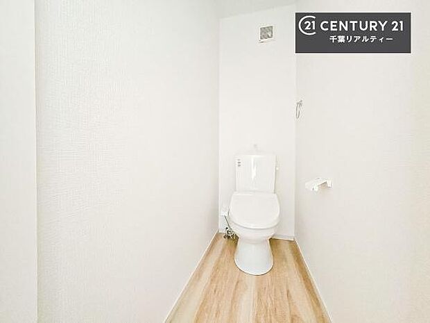 清潔感のある色味のお手洗いです!さわやかでスッキリする空間です!お手入れがしやすいトイレです!