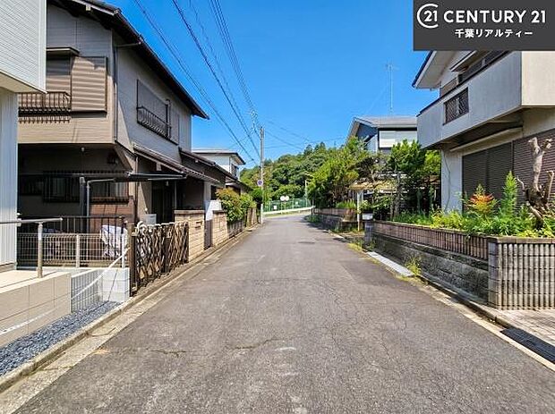 周辺環境や、お客様のご希望に合った物件も一緒にご案内を致します。住宅ローンアドバイザーによるご相談も承ります。当社はお問い合わせに即対応します!お待たせしません!