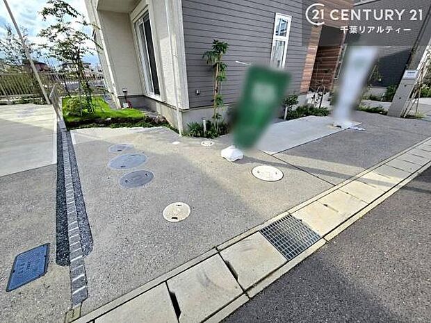 カースペース付きなのでマイカーをお持ちの方も安心ですね!ぜひ現地にてお確かめくださいませ!