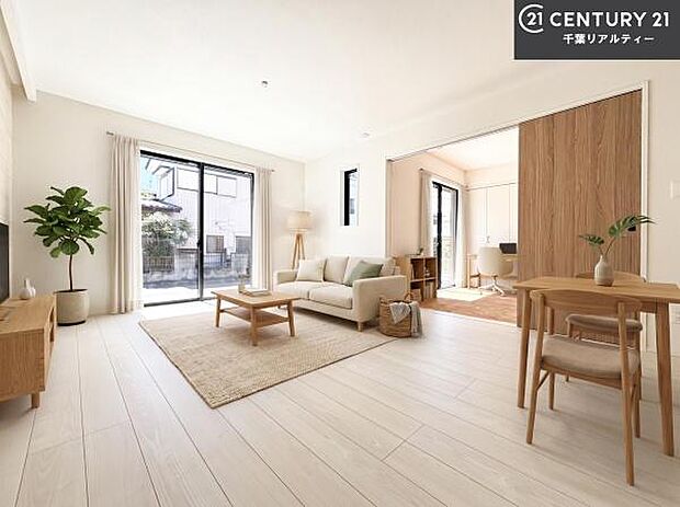 家具はCGパースです。心地良いリビングは家族が自然と集まります。家族団欒の時間が増えそうです。ご家族と、より一層充実した時間を過ごせそうですね。