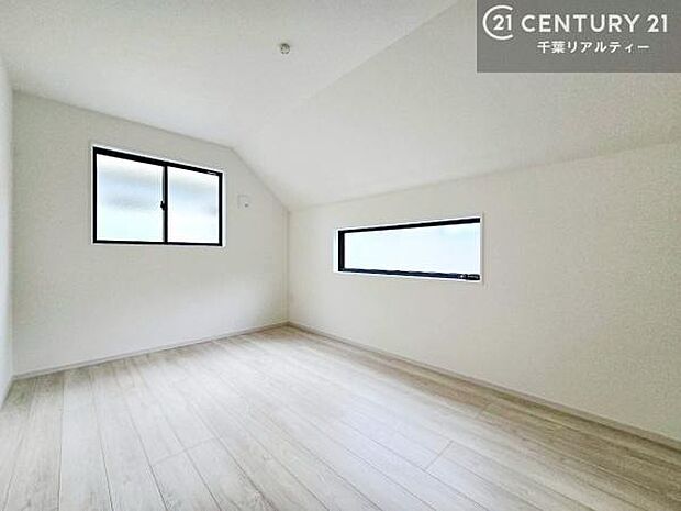 掃き出し窓がないお部屋は、お子様のお部屋としても安心です!