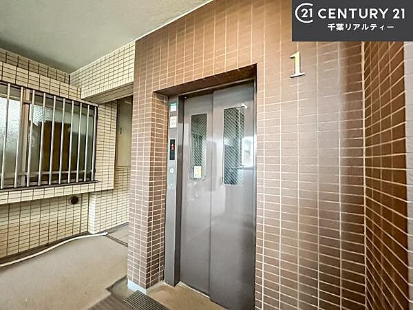 エレベーター完備のマンションで、重い荷物やベビーカーの移動も快適。毎日の生活がよりスムーズになります。