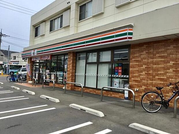 セブンイレブン印西高花団地入口店まで2049m