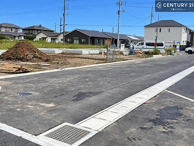 周辺環境や、お客様のご希望に合った物件も一緒にご案内を致します。住宅ローンアドバイザーによるご相談も承ります。当社はお問い合わせに即対応します!お待たせしません!