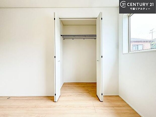 収納が充実しているからこそ、お部屋はいつも広々。掃除や片付けもラクになり、居心地の良い暮らしが続きます。