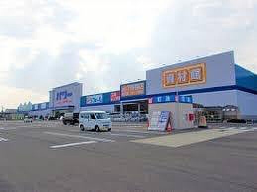 コメリパワー旭店まで836m