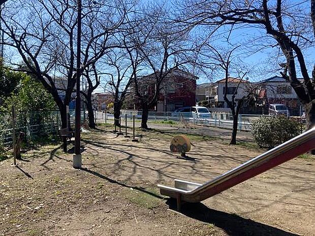 稲荷木二丁目公園まで450m