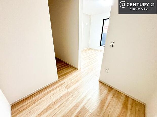 シンプルでレイアウトしやすい洋室は、お子様のお部屋としても最適。成長に合わせて柔軟にお使いいただけます。