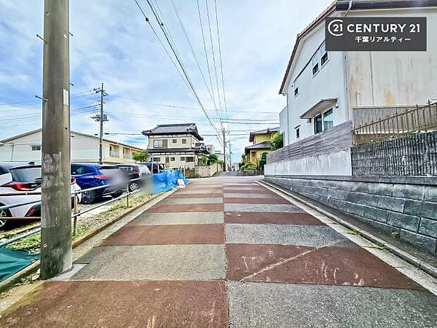 周辺環境や、お客様のご希望に合った物件も一緒にご案内を致します。住宅ローンアドバイザーによるご相談も承ります。当社はお問い合わせに即対応します!お待たせしません!