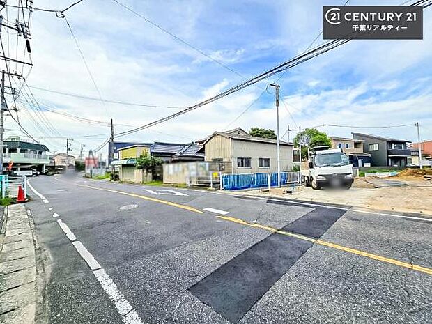 周辺環境や、お客様のご希望に合った物件も一緒にご案内を致します。住宅ローンアドバイザーによるご相談も承ります。当社はお問い合わせに即対応します!お待たせしません!