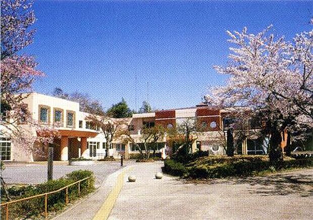 成田幼稚園まで1500m