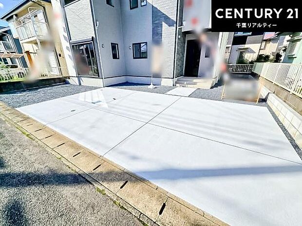 優しい陽だまりがリビングを包んでくれて居心地の良い空間を演出してくれます!くつろぎの時間を過ごせます!