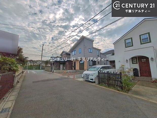 周辺環境や、お客様のご希望に合った物件も一緒にご案内を致します。住宅ローンアドバイザーによるご相談も承ります。当社はお問い合わせに即対応します!お待たせしません!