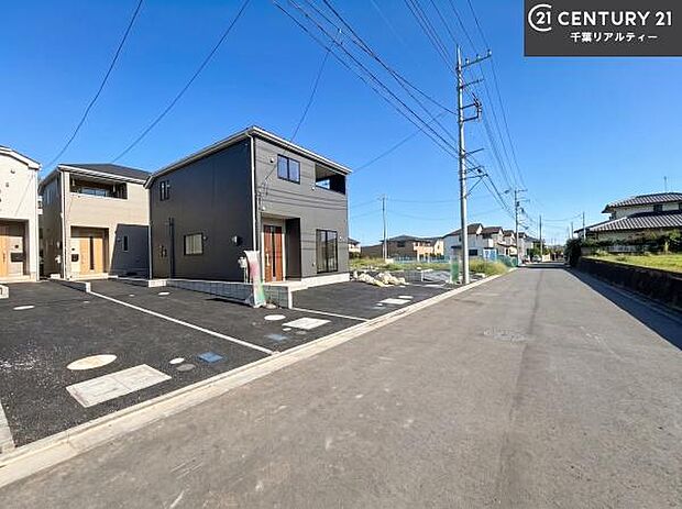 周辺環境や、お客様のご希望に合った物件も一緒にご案内を致します。住宅ローンアドバイザーによるご相談も承ります。当社はお問い合わせに即対応します!お待たせしません!