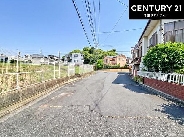 周辺環境や、お客様のご希望に合った物件も一緒にご案内を致します。住宅ローンアドバイザーによるご相談も承ります。当社はお問い合わせに即対応します!お待たせしません!