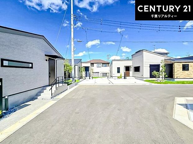 周辺環境や、お客様のご希望に合った物件も一緒にご案内を致します。住宅ローンアドバイザーによるご相談も承ります。当社はお問い合わせに即対応します！お待たせしません！