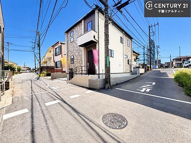 周辺環境や、お客様のご希望に合った物件も一緒にご案内を致します。住宅ローンアドバイザーによるご相談も承ります。当社はお問い合わせに即対応します!お待たせしません!