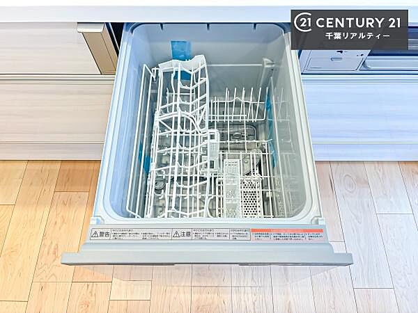 食洗機付きのキッチンです！収納スペースが豊富で、調理スペースがスッキリと片付きひろ～く活用できます！