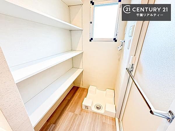 住空間をすっきり使うためには必須ポイントの収納スペースですよね。是非現地でご確認ください！