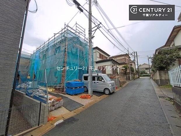落ち着いた街並みが広がる閑静な住宅街に位置し、穏やかで心安らぐ暮らしを叶える住環境です。
