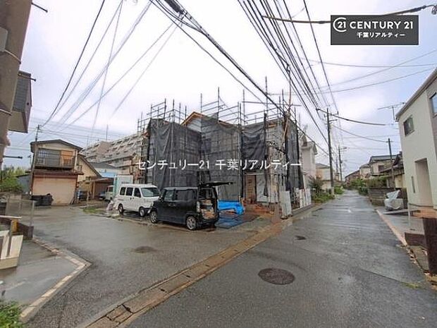 落ち着いた街並みが広がる閑静な住宅街に位置し、穏やかで心安らぐ暮らしを叶える住環境です。