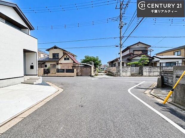 周辺環境や、お客様のご希望に合った物件も一緒にご案内を致します。住宅ローンアドバイザーによるご相談も承ります。当社はお問い合わせに即対応します!お待たせしません!