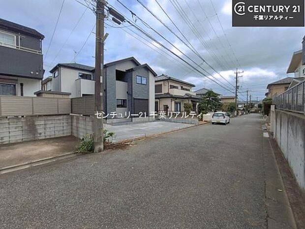 周辺環境や、お客様のご希望に合った物件も一緒にご案内を致します。住宅ローンアドバイザーによるご相談も承ります。当社はお問い合わせに即対応します!お待たせしません!