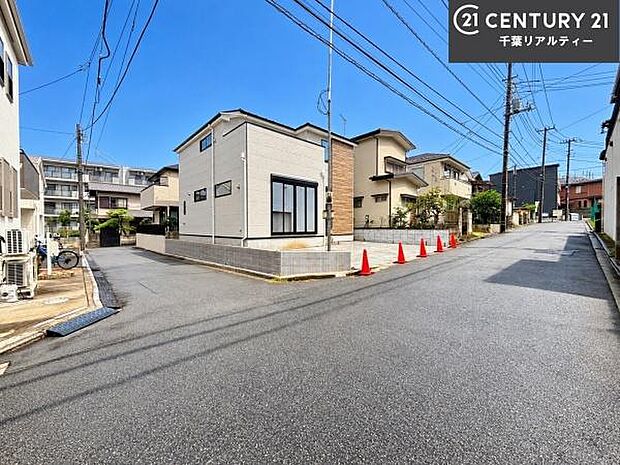 周辺環境や、お客様のご希望に合った物件も一緒にご案内を致します。住宅ローンアドバイザーによるご相談も承ります。当社はお問い合わせに即対応します!お待たせしません!