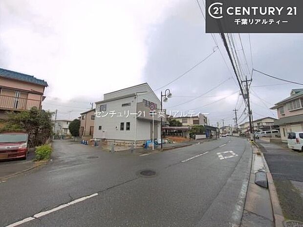周辺環境や、お客様のご希望に合った物件も一緒にご案内を致します。住宅ローンアドバイザーによるご相談も承ります。当社はお問い合わせに即対応します!お待たせしません!