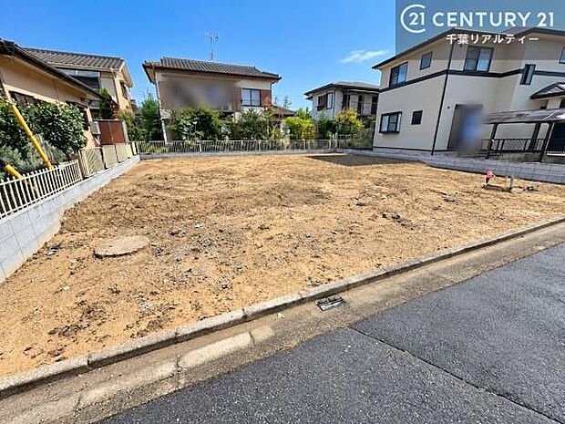 建築中の現地だからこそ確認できる陽当たりや周辺環境、前面道路の開放感などを実際にご体感いただけます。完成前の「今だからこそ見ておきたいポイント」を、ぜひ現地でお確かめください。