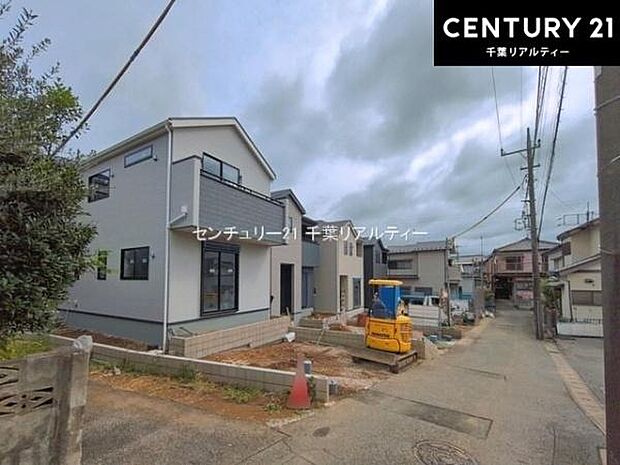 落ち着いた街並みが広がる閑静な住宅街に位置し、穏やかで心安らぐ暮らしを叶える住環境です。