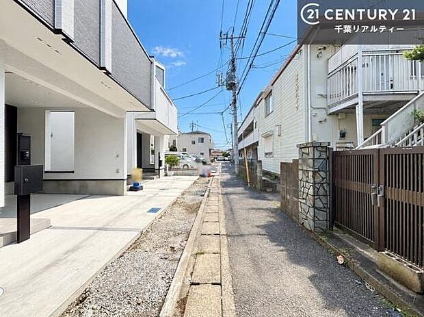 周辺環境や、お客様のご希望に合った物件も一緒にご案内を致します。住宅ローンアドバイザーによるご相談も承ります。当社はお問い合わせに即対応します!お待たせしません!
