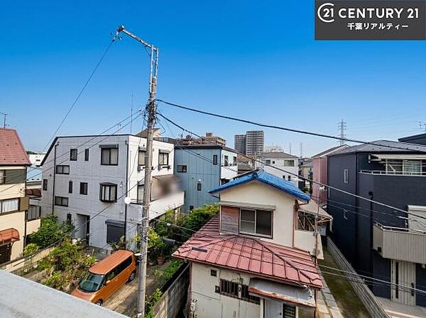 晴れた日には青い空を見渡せる開放的な時間を楽しめます。気持ちの良い風が通り抜けます!