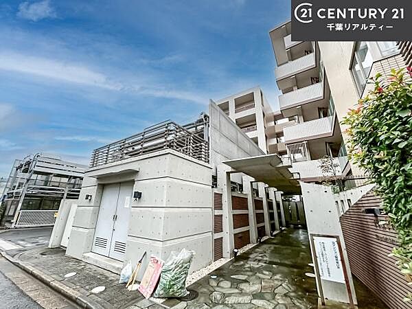 物件探しのご条件・ご要望・ご質問など、何なりと弊社スタッフまでお申し付けください！不動産に関することなら、どのようなことでも誠心誠意対応させて頂きます。