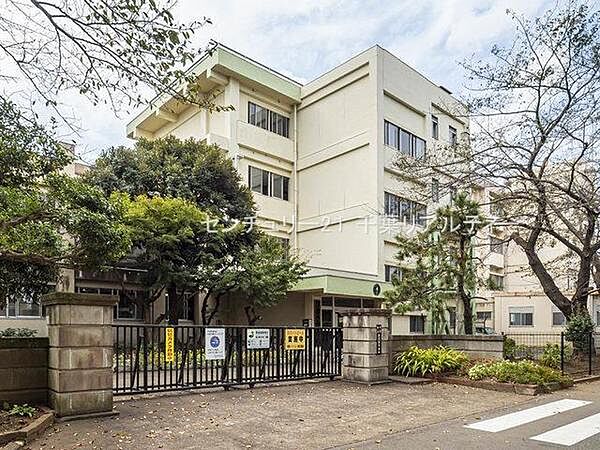千葉市立星久喜中学校まで1750m