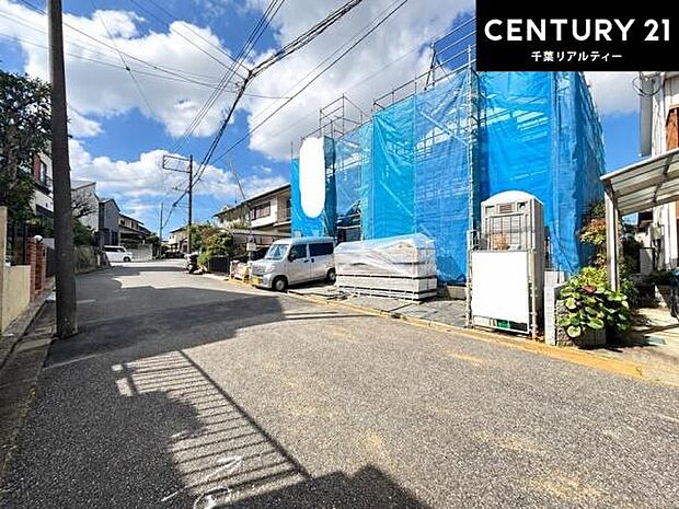 周辺環境や、お客様のご希望に合った物件も一緒にご案内を致します。住宅ローンアドバイザーによるご相談も承ります。当社はお問い合わせに即対応します!お待たせしません!
