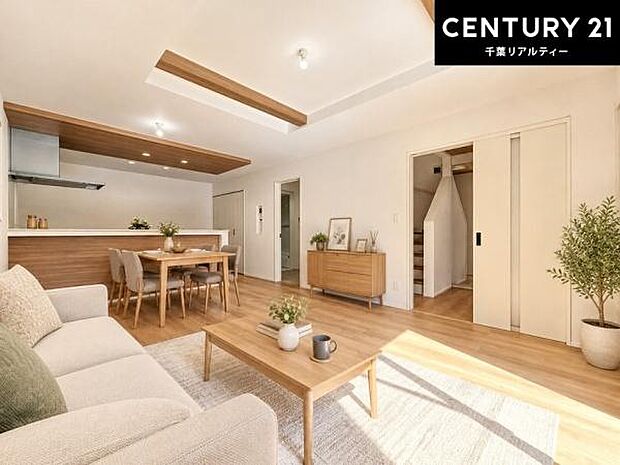 家具はCGパースです。心地良いリビングは家族が自然と集まります。家族団欒の時間が増えそうです。ご家族と、より一層充実した時間を過ごせそうですね。
