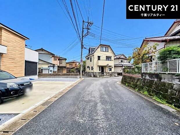 周辺環境や、お客様のご希望に合った物件も一緒にご案内を致します。住宅ローンアドバイザーによるご相談も承ります。当社はお問い合わせに即対応します!お待たせしません!