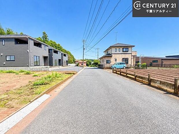 周辺環境や、お客様のご希望に合った物件も一緒にご案内を致します。住宅ローンアドバイザーによるご相談も承ります。当社はお問い合わせに即対応します!お待たせしません!