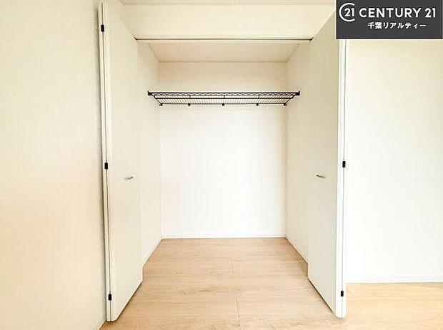 収納が充実しているからこそ、お部屋はいつも広々。掃除や片付けもラクになり、居心地の良い暮らしが続きます。