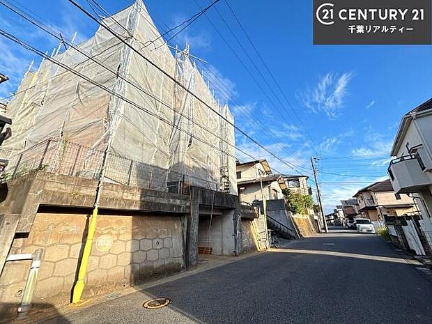 周辺環境や、お客様のご希望に合った物件も一緒にご案内を致します。住宅ローンアドバイザーによるご相談も承ります。当社はお問い合わせに即対応します!お待たせしません!