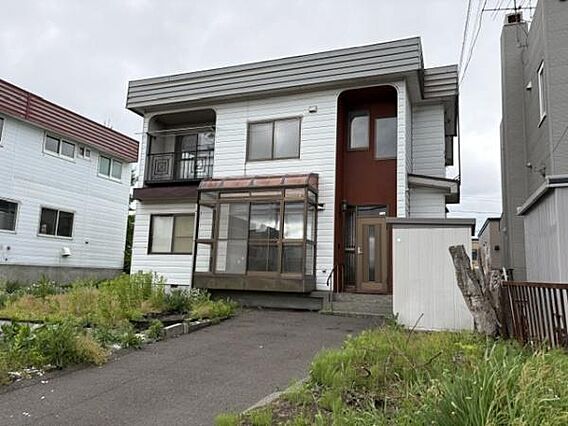 前面道路は南側...