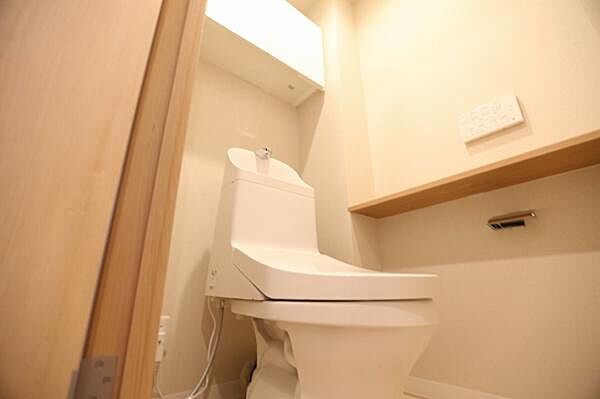 トイレは清潔感のある明るい空間となっており、毎日快適にご使用いただけます。
