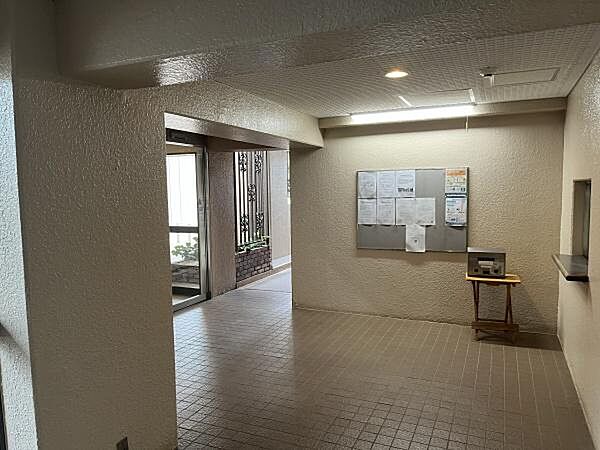 管理人室の前です