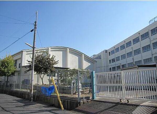 高槻市立津之江小学校まで492m