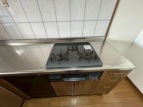 コンロは3口コンロです！