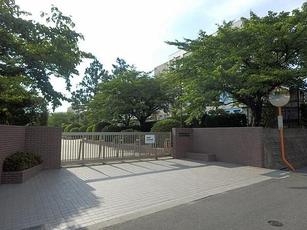 第二中学校